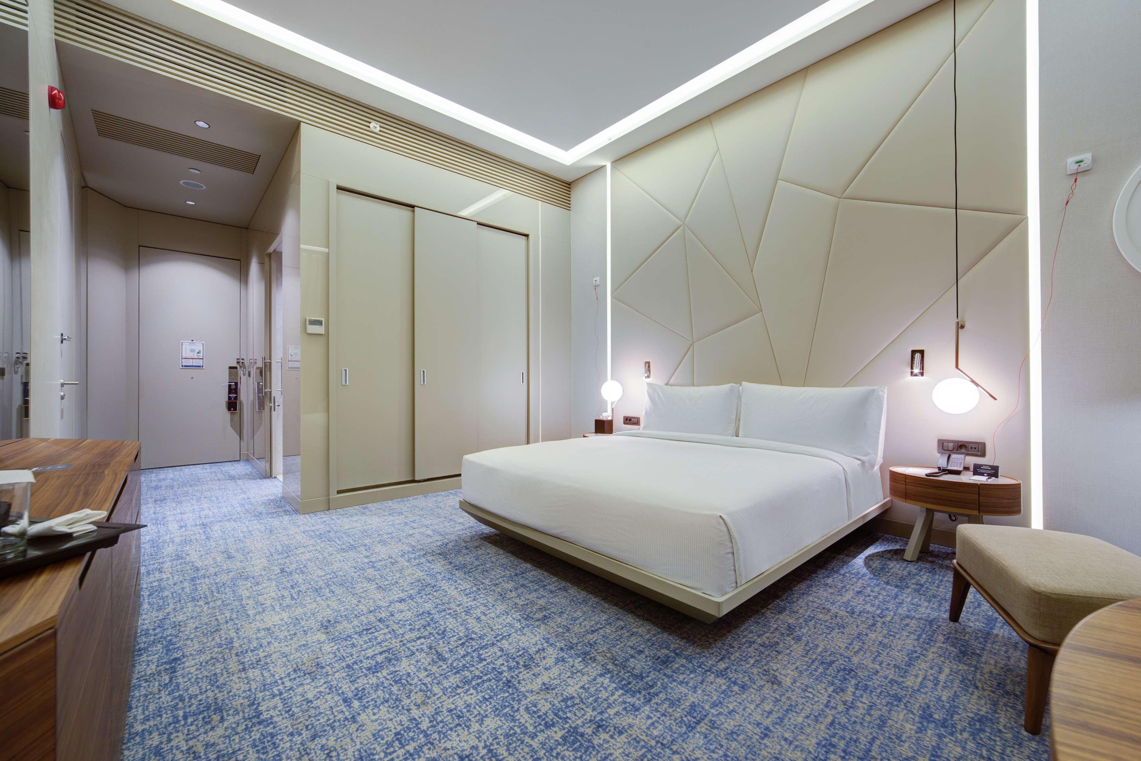 Doubletree By Hilton Adana Hotell Exteriör bild