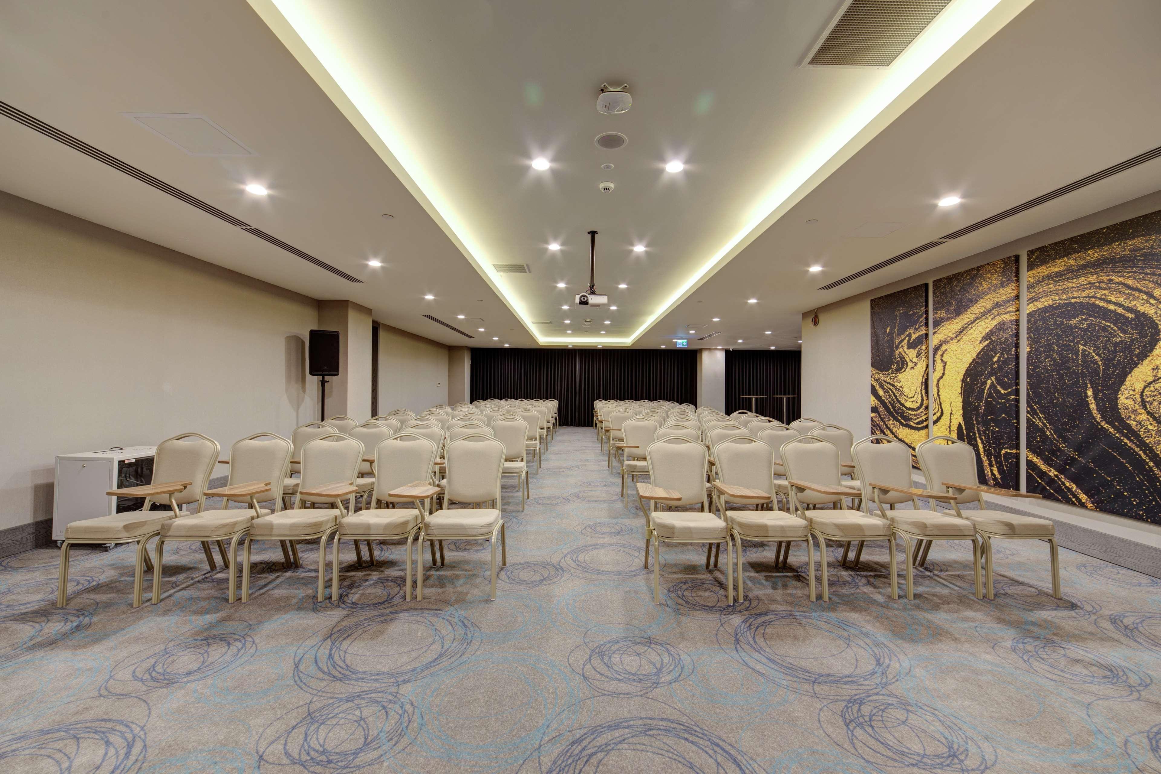 Doubletree By Hilton Adana Hotell Exteriör bild