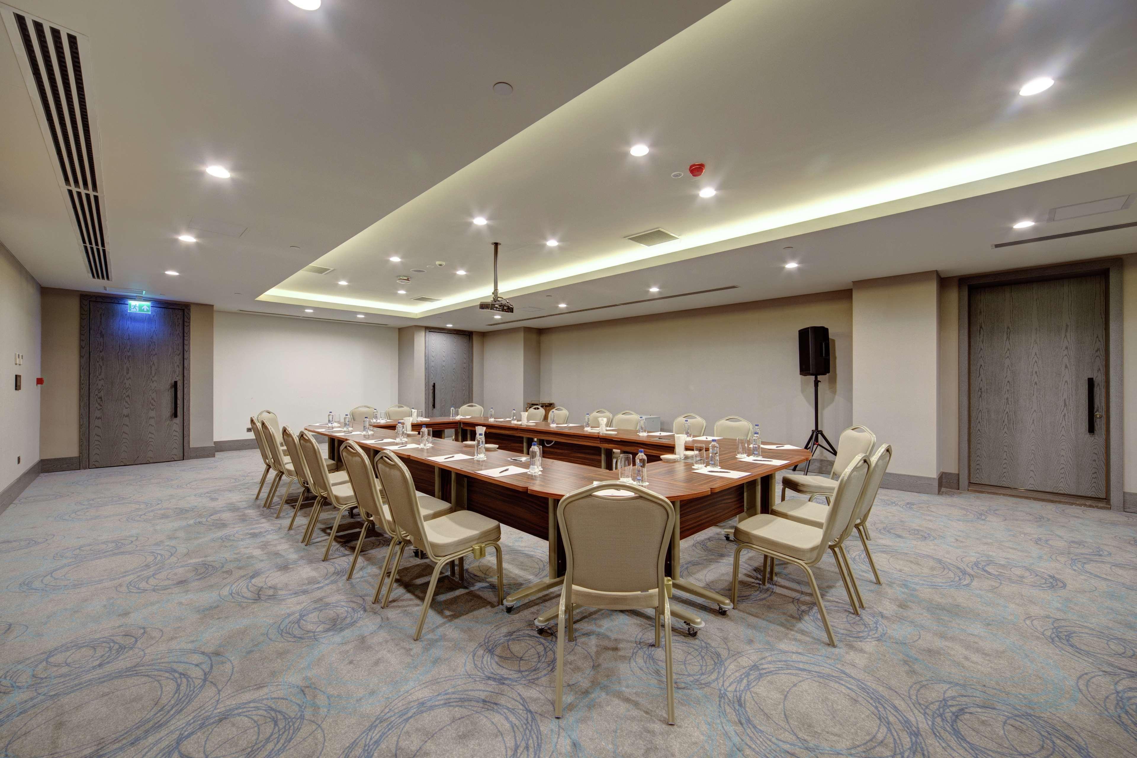 Doubletree By Hilton Adana Hotell Exteriör bild