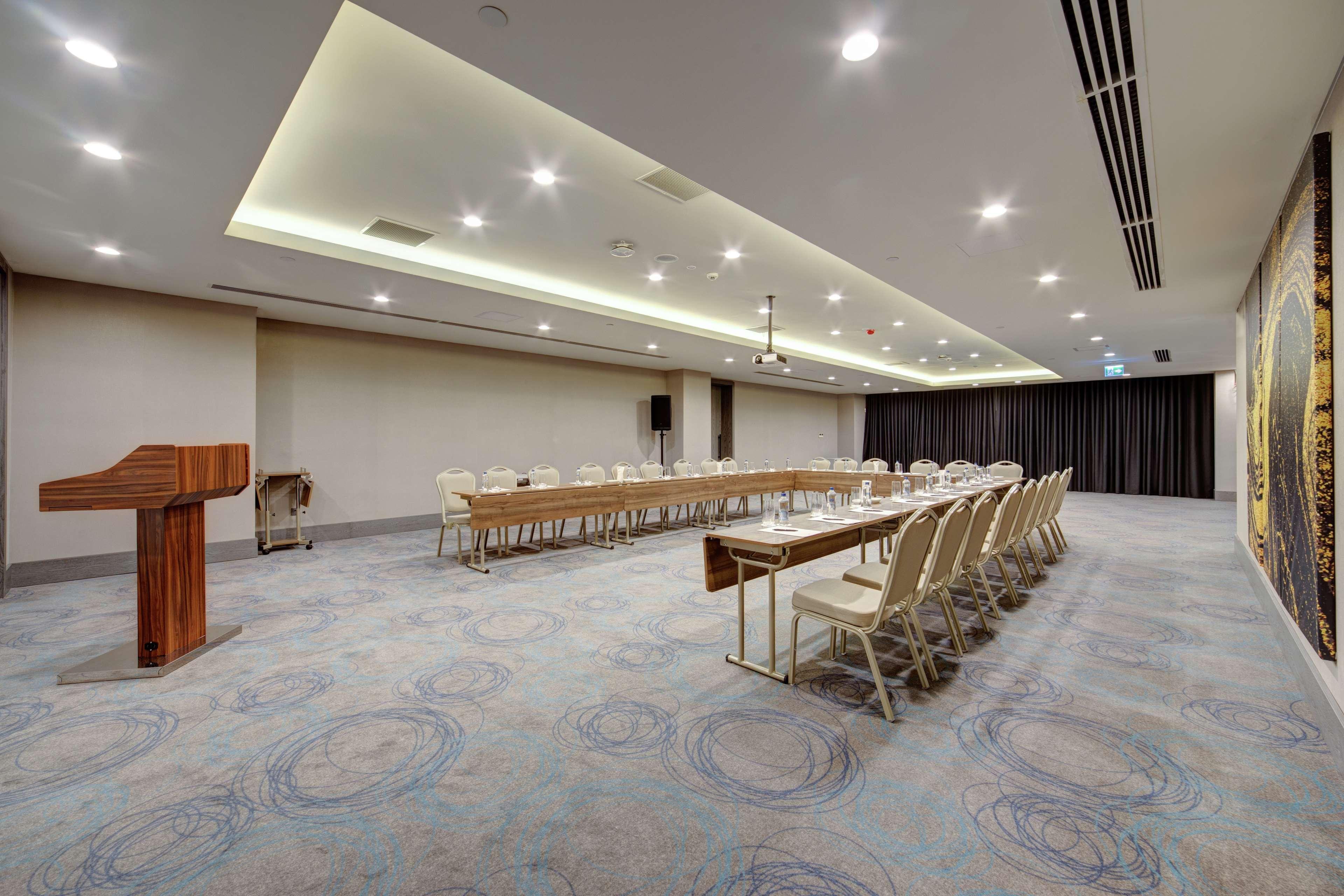 Doubletree By Hilton Adana Hotell Exteriör bild