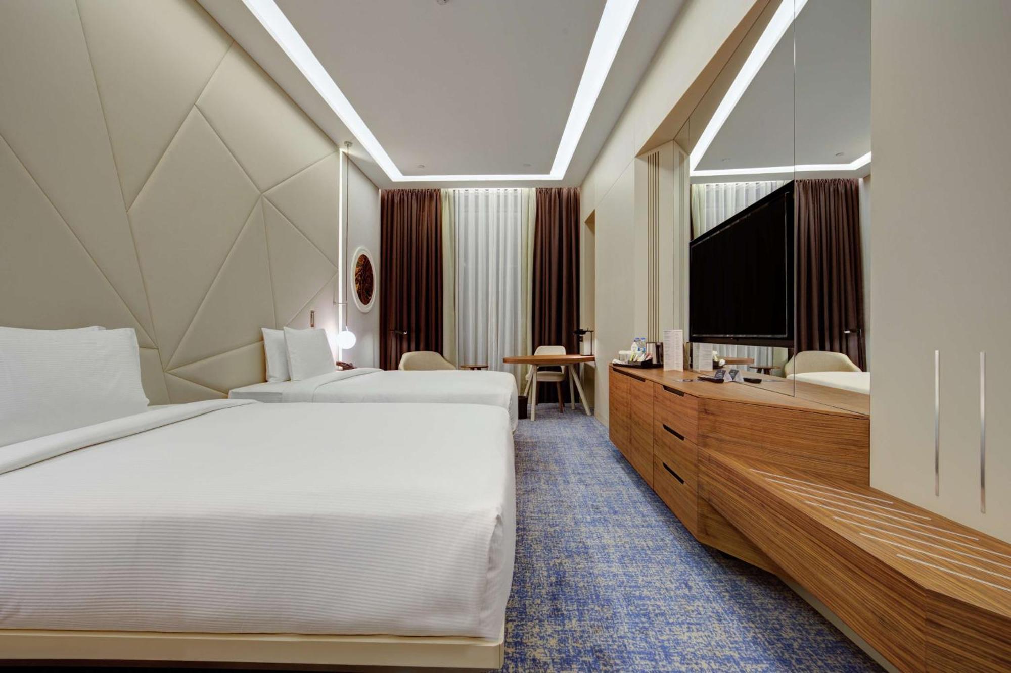 Doubletree By Hilton Adana Hotell Exteriör bild