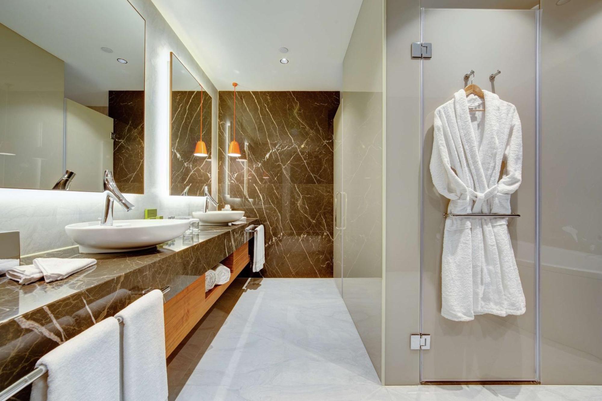 Doubletree By Hilton Adana Hotell Exteriör bild