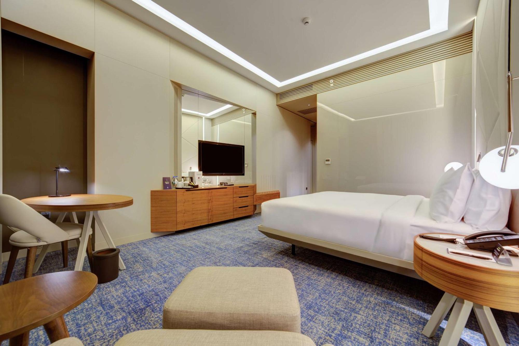 Doubletree By Hilton Adana Hotell Exteriör bild